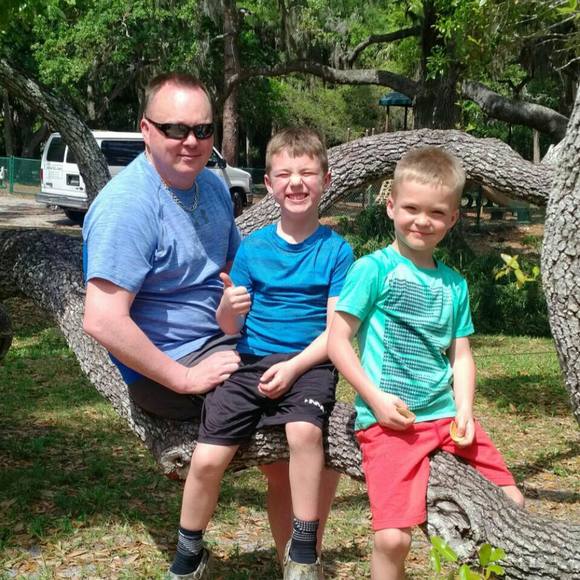 Meet your Posher, Iris - Picture 1 of 1